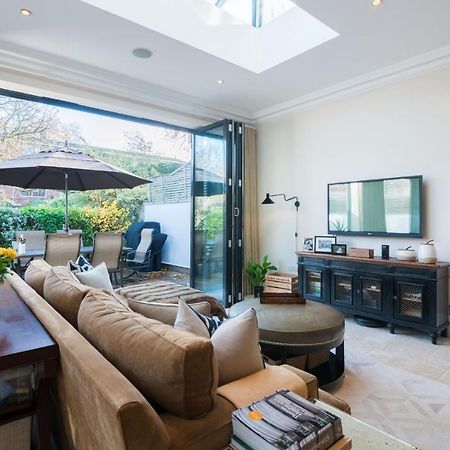 Breathtaking Putney Home With Gorgeous Garden ริชมอนด์ ภายนอก รูปภาพ