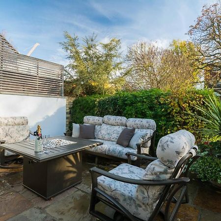 Breathtaking Putney Home With Gorgeous Garden ริชมอนด์ ภายนอก รูปภาพ