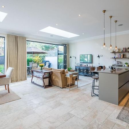 Breathtaking Putney Home With Gorgeous Garden ริชมอนด์ ภายนอก รูปภาพ