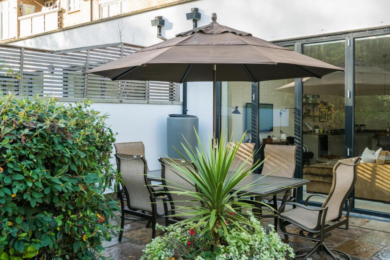 Breathtaking Putney Home With Gorgeous Garden ริชมอนด์ ภายนอก รูปภาพ
