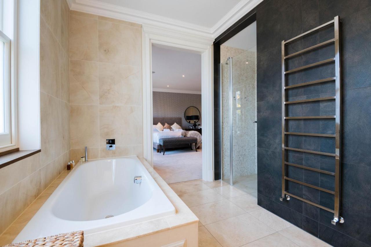 Breathtaking Putney Home With Gorgeous Garden ริชมอนด์ ภายนอก รูปภาพ