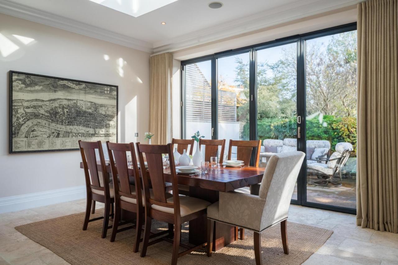 Breathtaking Putney Home With Gorgeous Garden ริชมอนด์ ภายนอก รูปภาพ