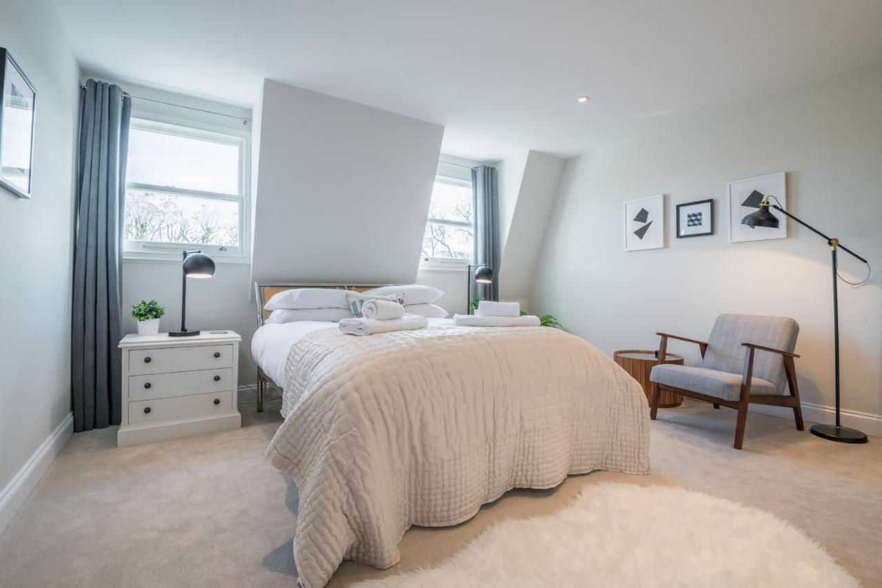 Breathtaking Putney Home With Gorgeous Garden ริชมอนด์ ภายนอก รูปภาพ