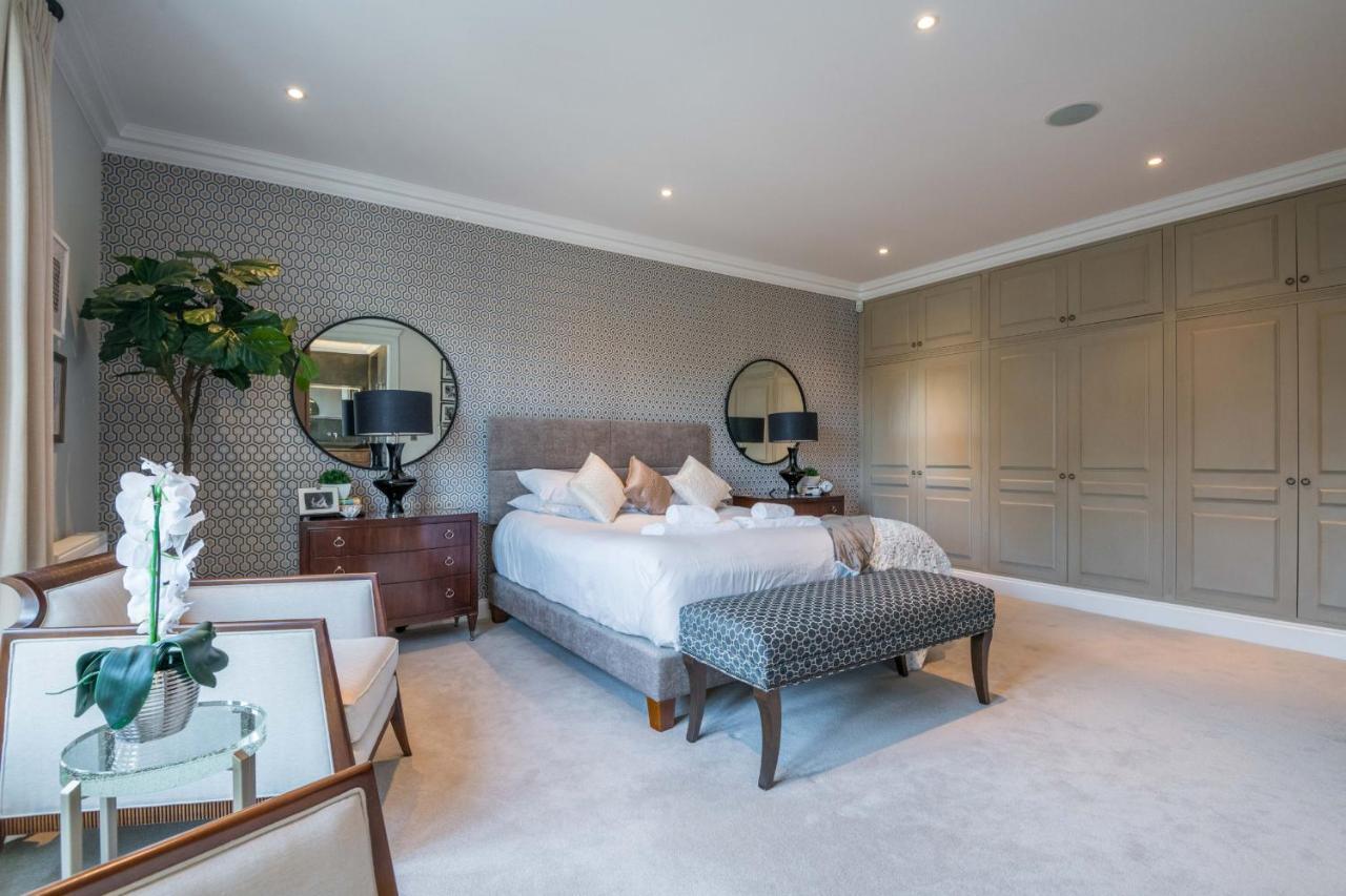 Breathtaking Putney Home With Gorgeous Garden ริชมอนด์ ภายนอก รูปภาพ