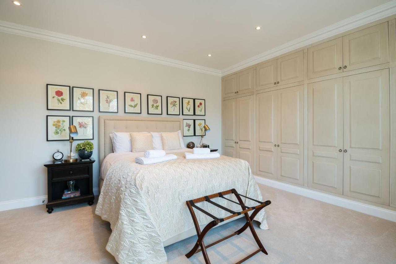 Breathtaking Putney Home With Gorgeous Garden ริชมอนด์ ภายนอก รูปภาพ