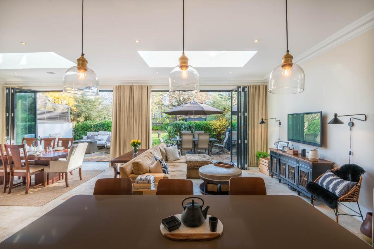 Breathtaking Putney Home With Gorgeous Garden ริชมอนด์ ภายนอก รูปภาพ