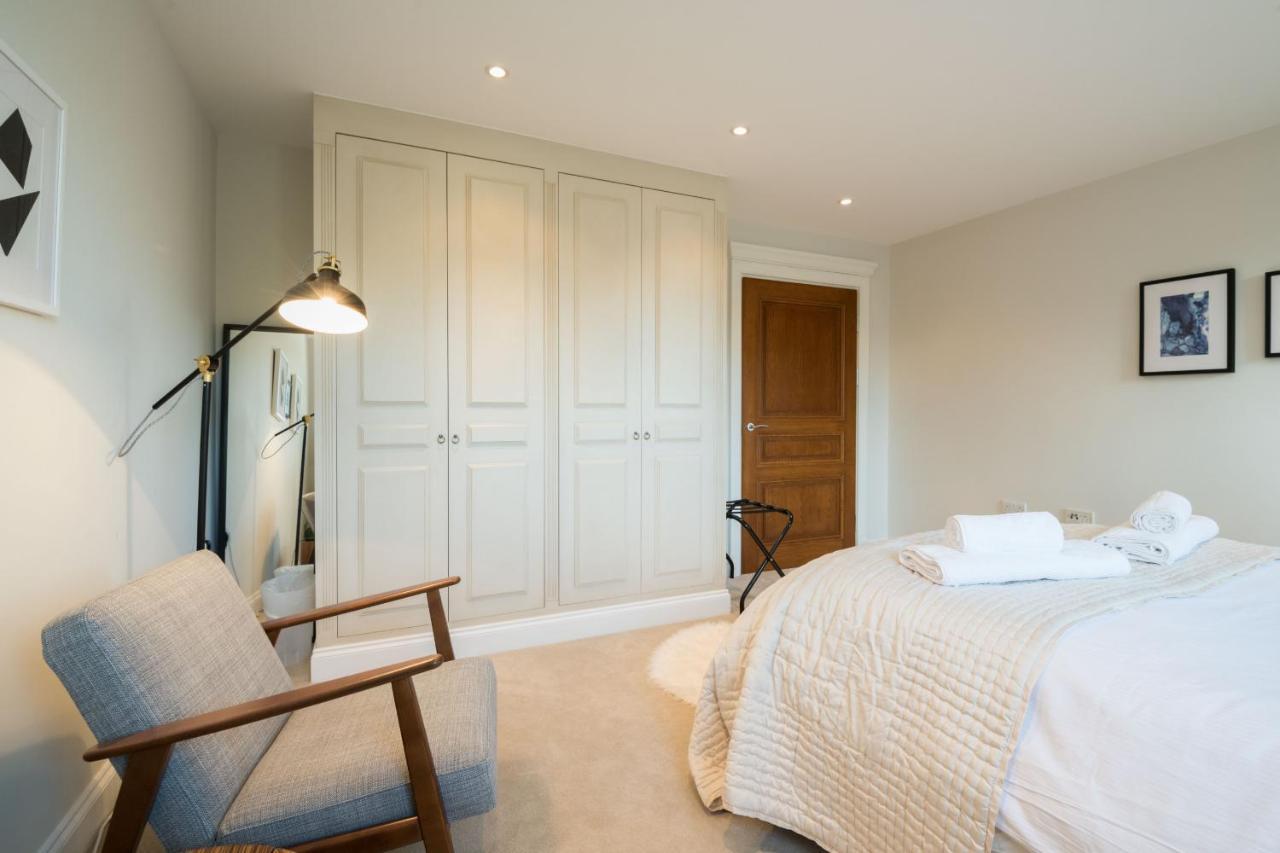 Breathtaking Putney Home With Gorgeous Garden ริชมอนด์ ภายนอก รูปภาพ