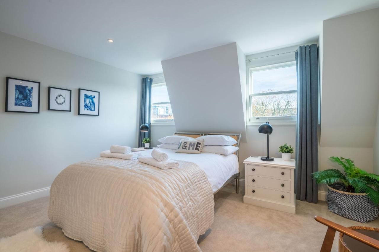 Breathtaking Putney Home With Gorgeous Garden ริชมอนด์ ภายนอก รูปภาพ